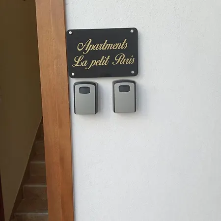 Le Petit Paris Παναγία